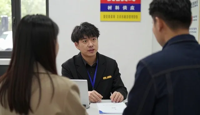 环保地板在办公空间装修中的性能表现与适用场景